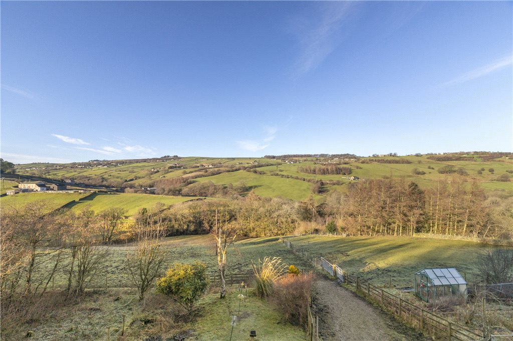 4 bedroom property for sale in Hollings Farm, Hollings, West Lane, BD22