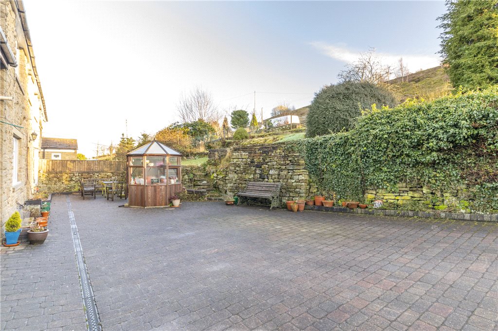 4 bedroom property for sale in Hollings Farm, Hollings, West Lane, BD22