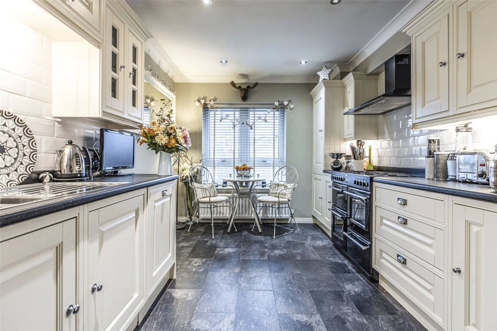 2 bedroom apartment for sale in Kirklee Gate, Kirklee, Glasgow, G12