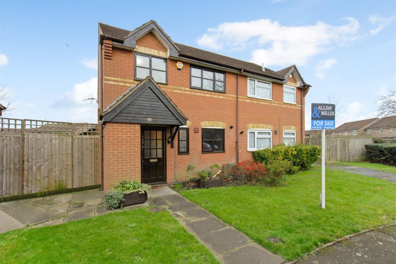 3 bedroom property for sale in Lowdell Close, Yiewsley, West Drayton £450,000