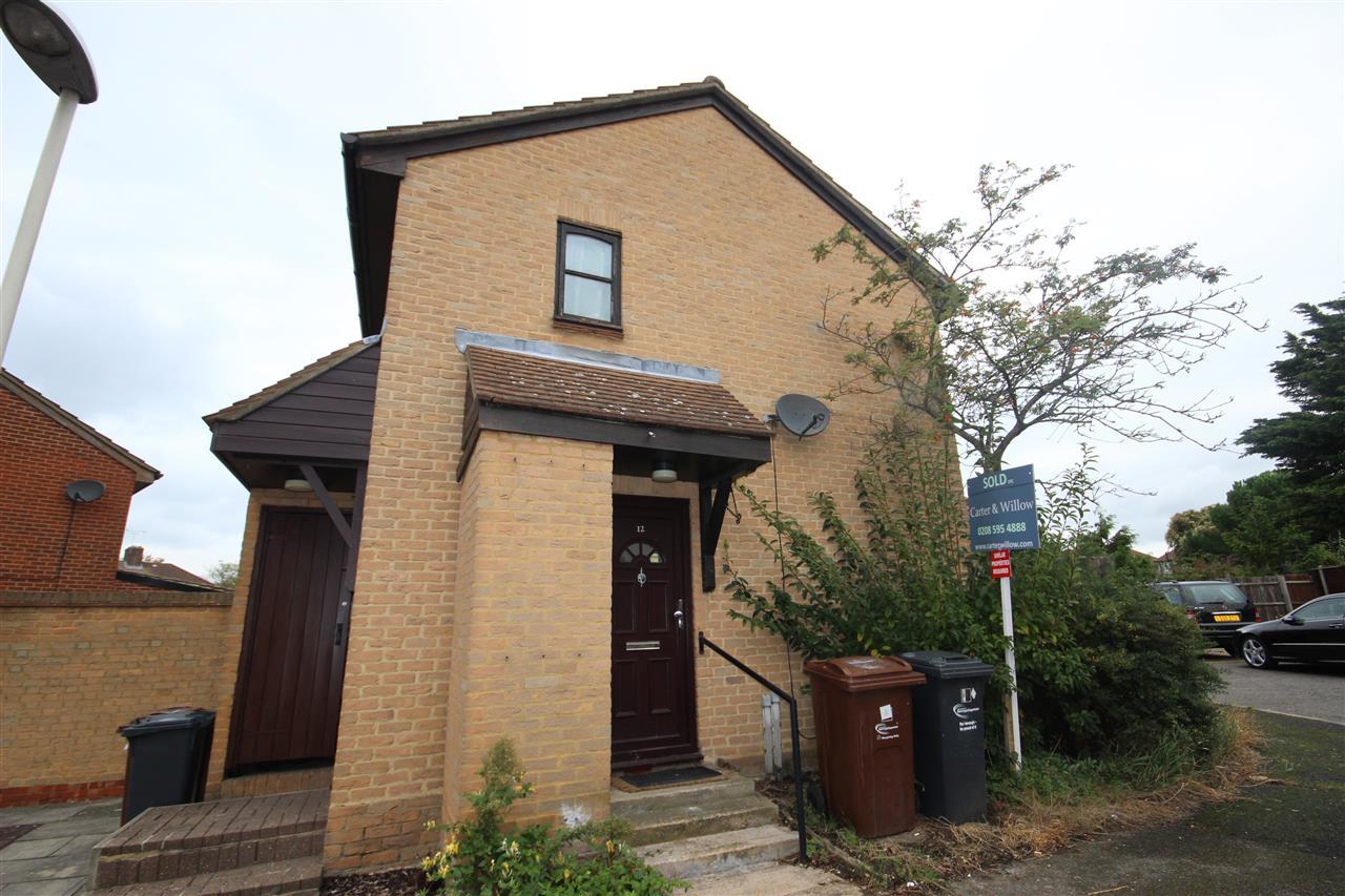 1 bedroom property to let in Plumtree Close £995 pcm