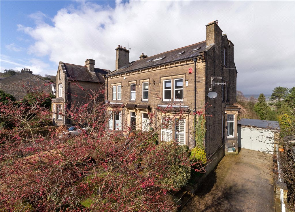 5 bedroom property for sale in Green Head Lane, Keighley, BD20 £359,950