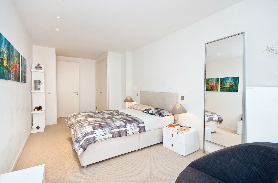 bedroom property let Hosier Lane  Pauls  London  EC1A   425