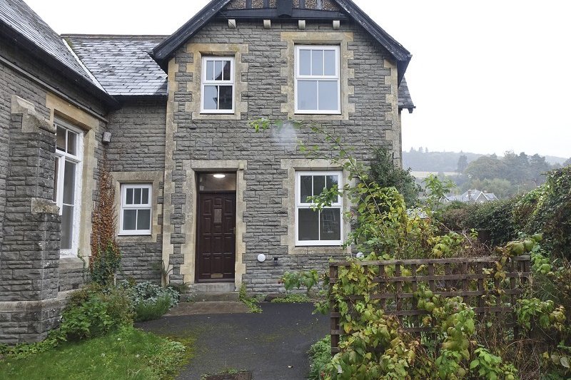 property to let in Beaufort Street, Crickhowell, Powys. £450 pcm