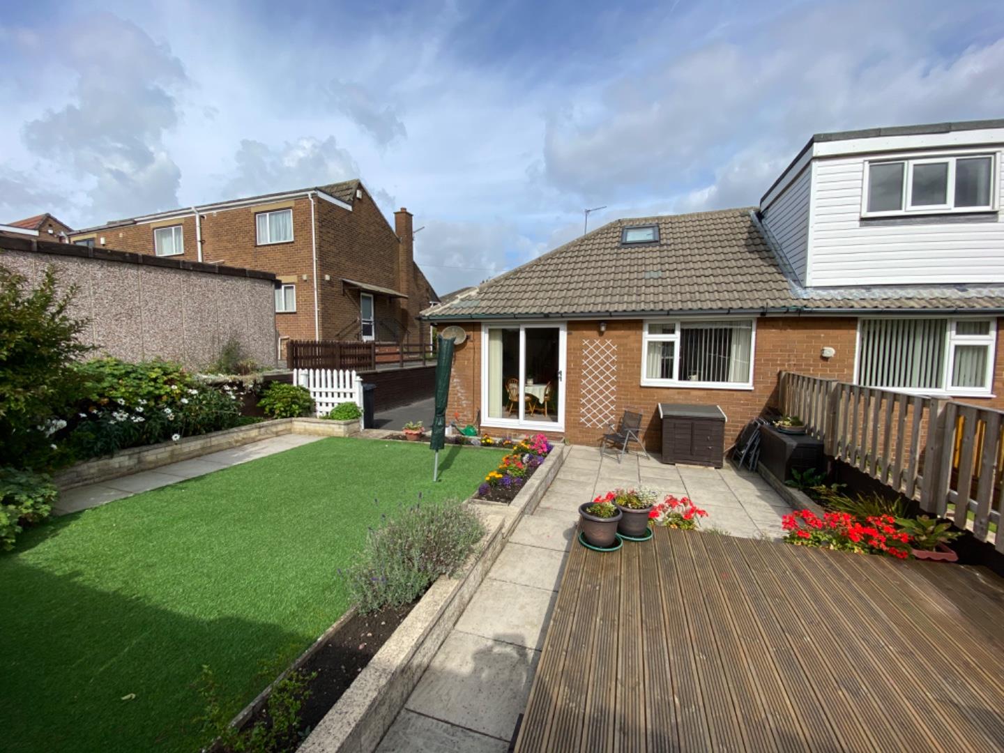 2 bedroom property for sale in Stratford Close, Golcar, Huddersfield