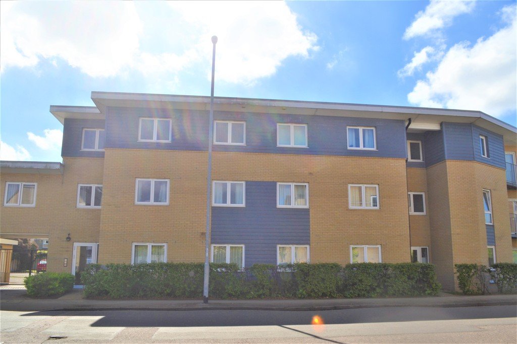 2 bedroom property to let in Wesley Court, Cambridge £