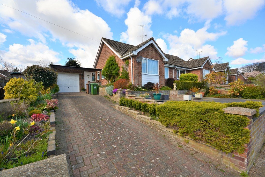 2 bedroom property for sale in Royston Green, North Walsham £219,950