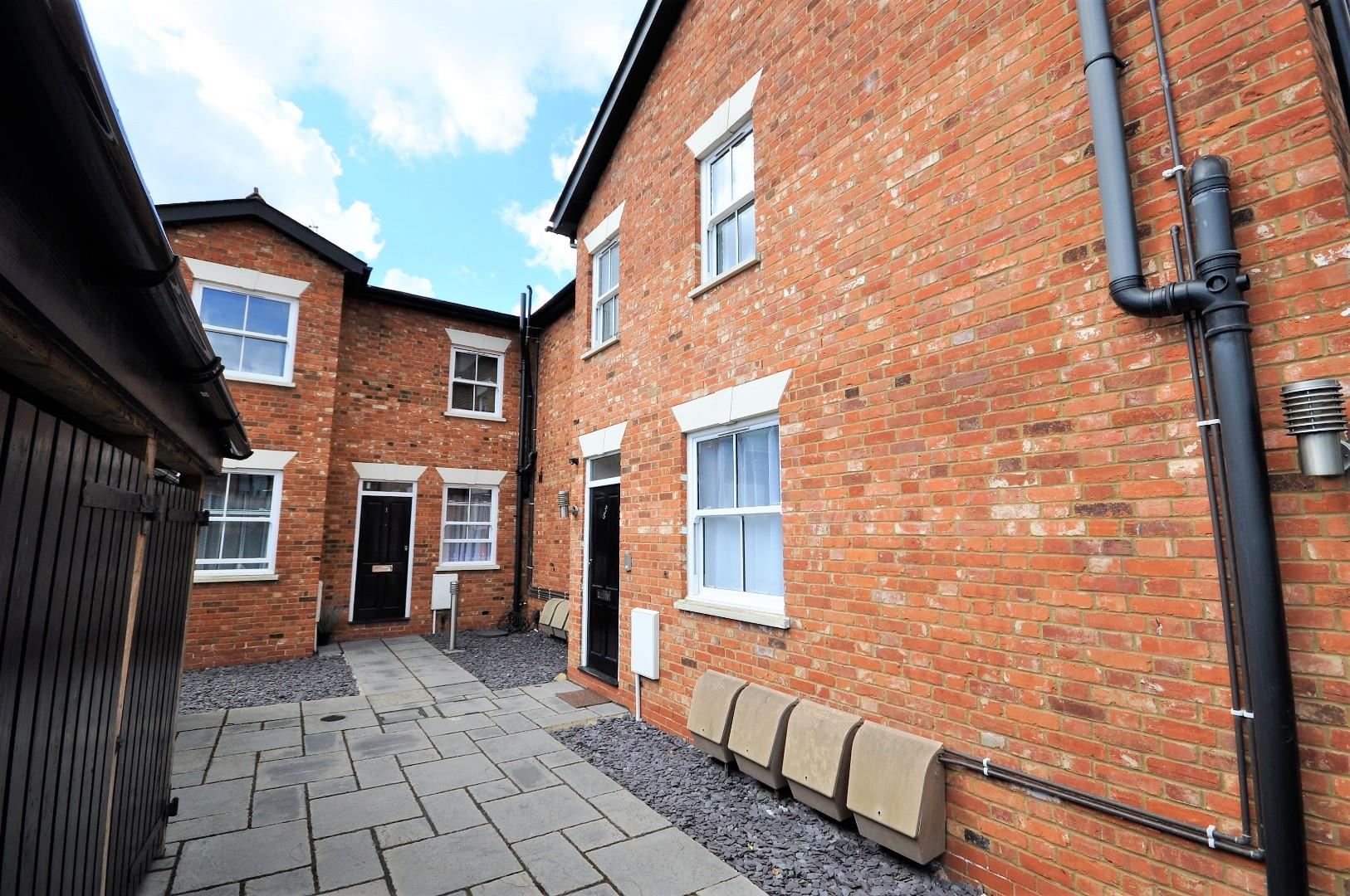 1 bedroom property to let in Langley Road, Watford £925 pcm