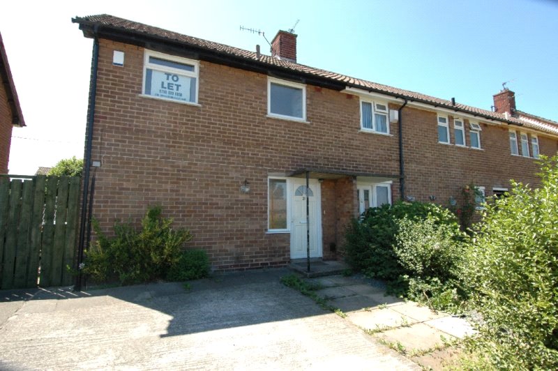 2 bedroom property to let in Poolwood Road, Woodchurch, Wirral, CH49