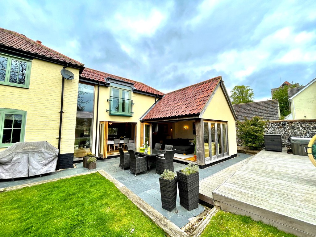 5 bedroom property for sale in Church Lane, Hepworth Guide price £795,000