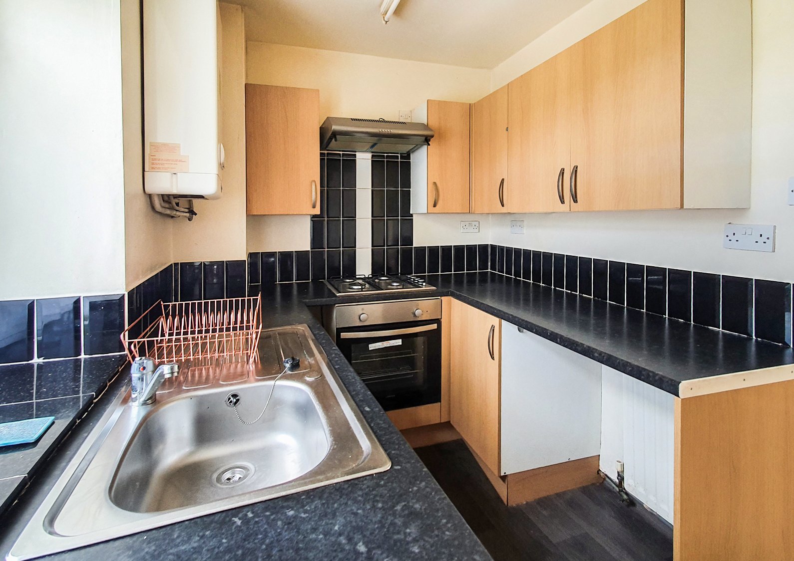 2 bedroom property for sale in Ingrow Lane, Keighley, BD22 £79,000