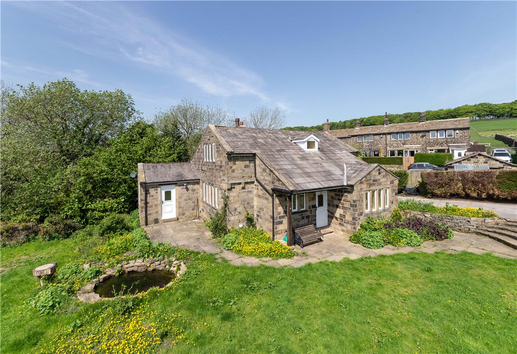 4 bedroom property for sale in Pickles Hill, Oldfield, Keighley, BD22