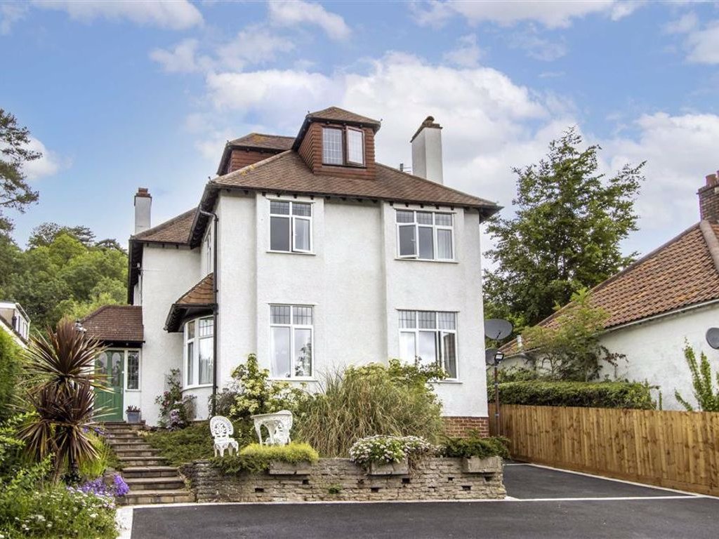 For sale 5 bedroom detached house, £800,000, Westbury Lane, Coombe