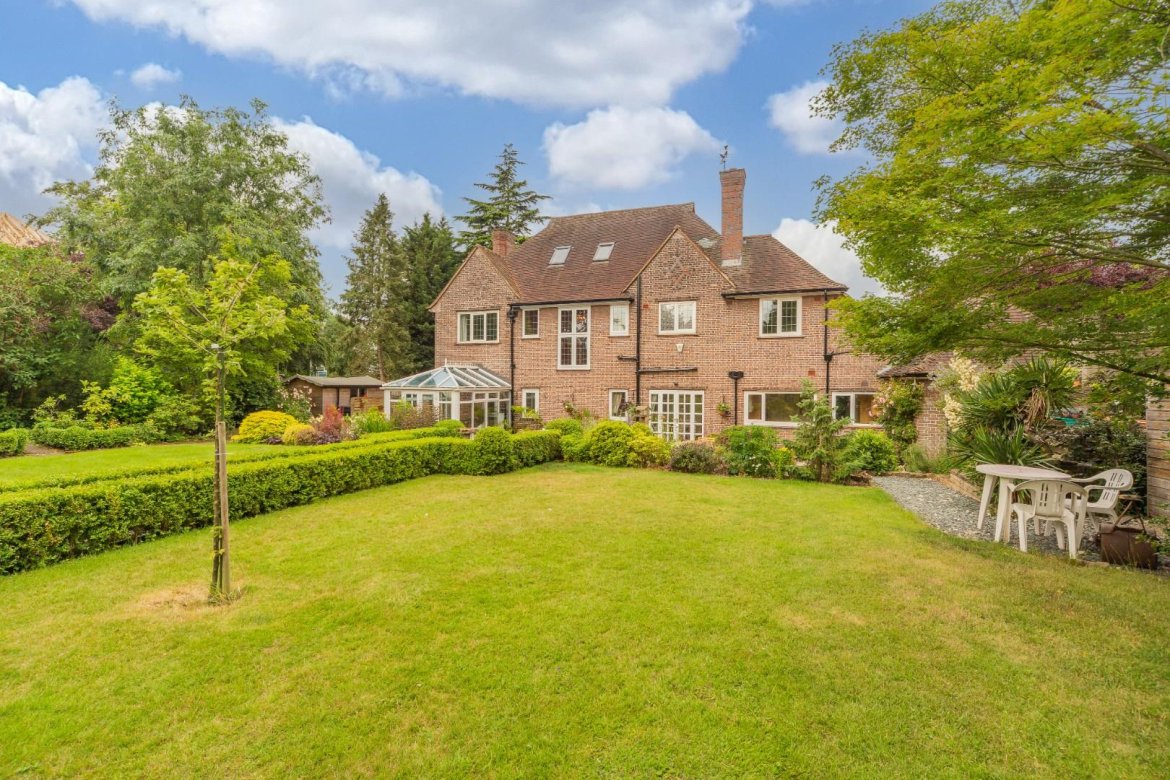 5 bedroom property for sale in Lutterworth Road, Aylestone, Leicester