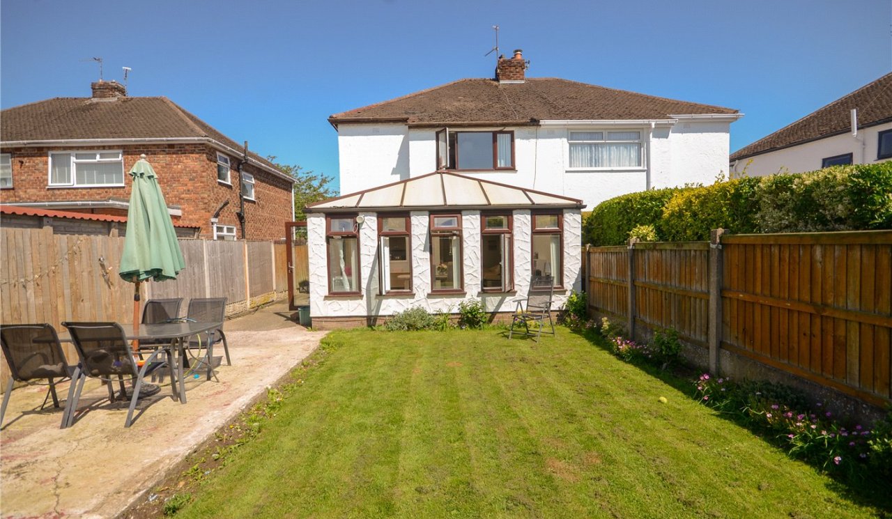 3 bedroom property for sale in Maple Grove, Whitby, Ellesmere Port