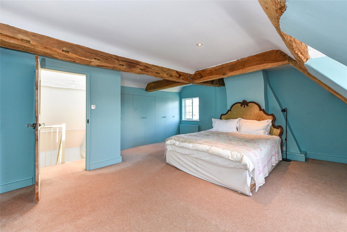 JacksonStops 6 bedroom property for sale in Fishbourne Road West