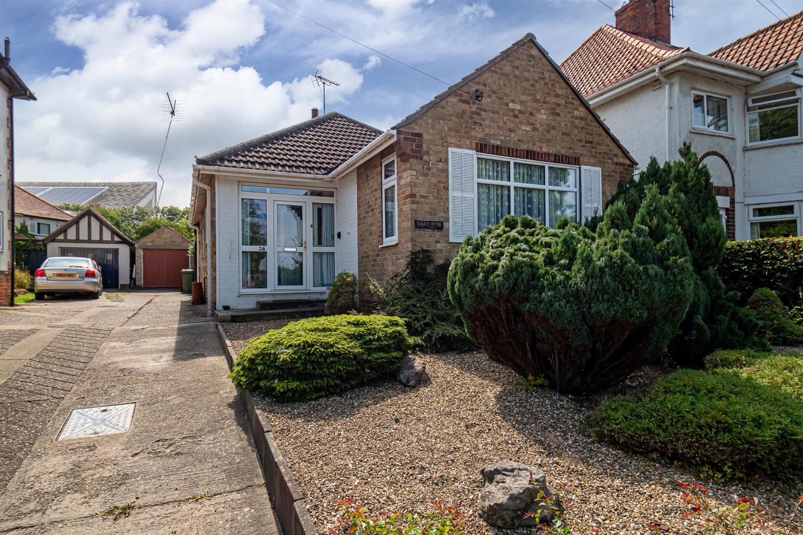 2 bedroom property for sale in Hull Road, Hornsea £185,000