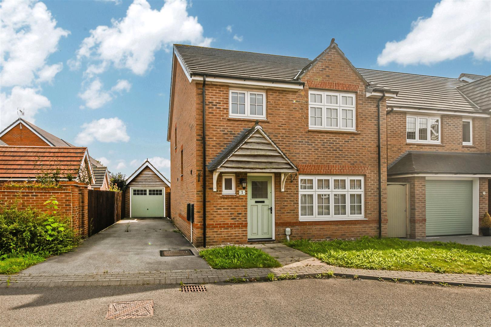 4 bedroom property for sale in Whitsun Grove, Cottingham £285,000