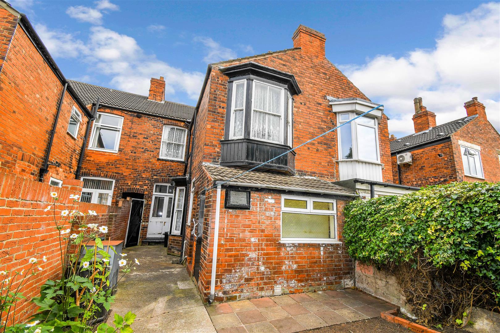 3 bedroom property for sale in East Park Avenue, Hull Guide price £