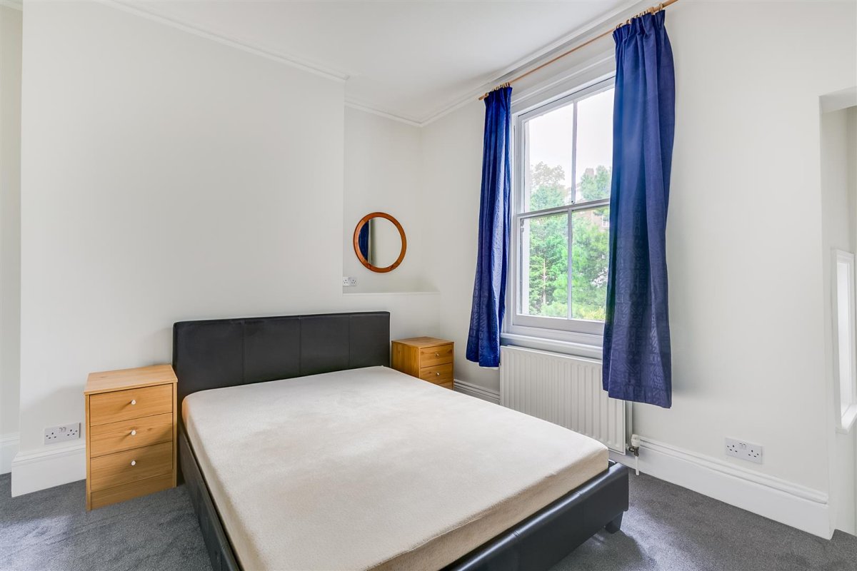 1 bedroom property for sale in Edith Road, London, W14 £525,000