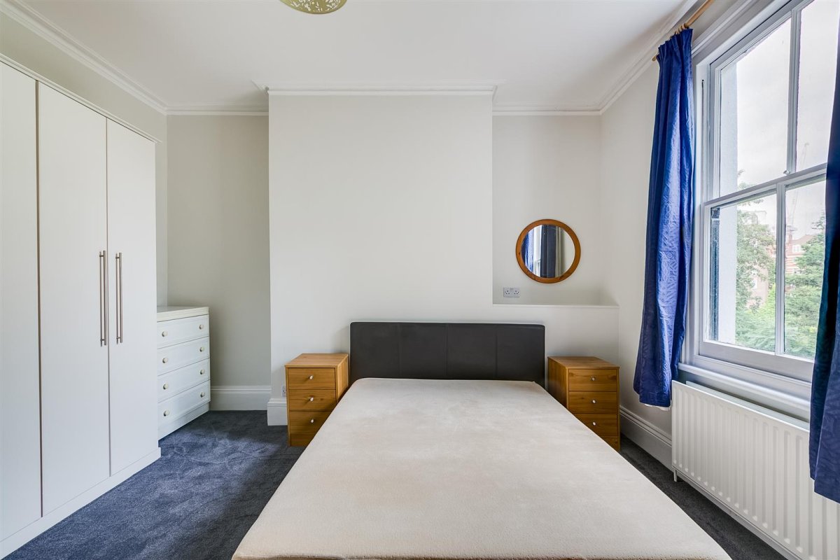 1 bedroom property for sale in Edith Road, London, W14 £525,000