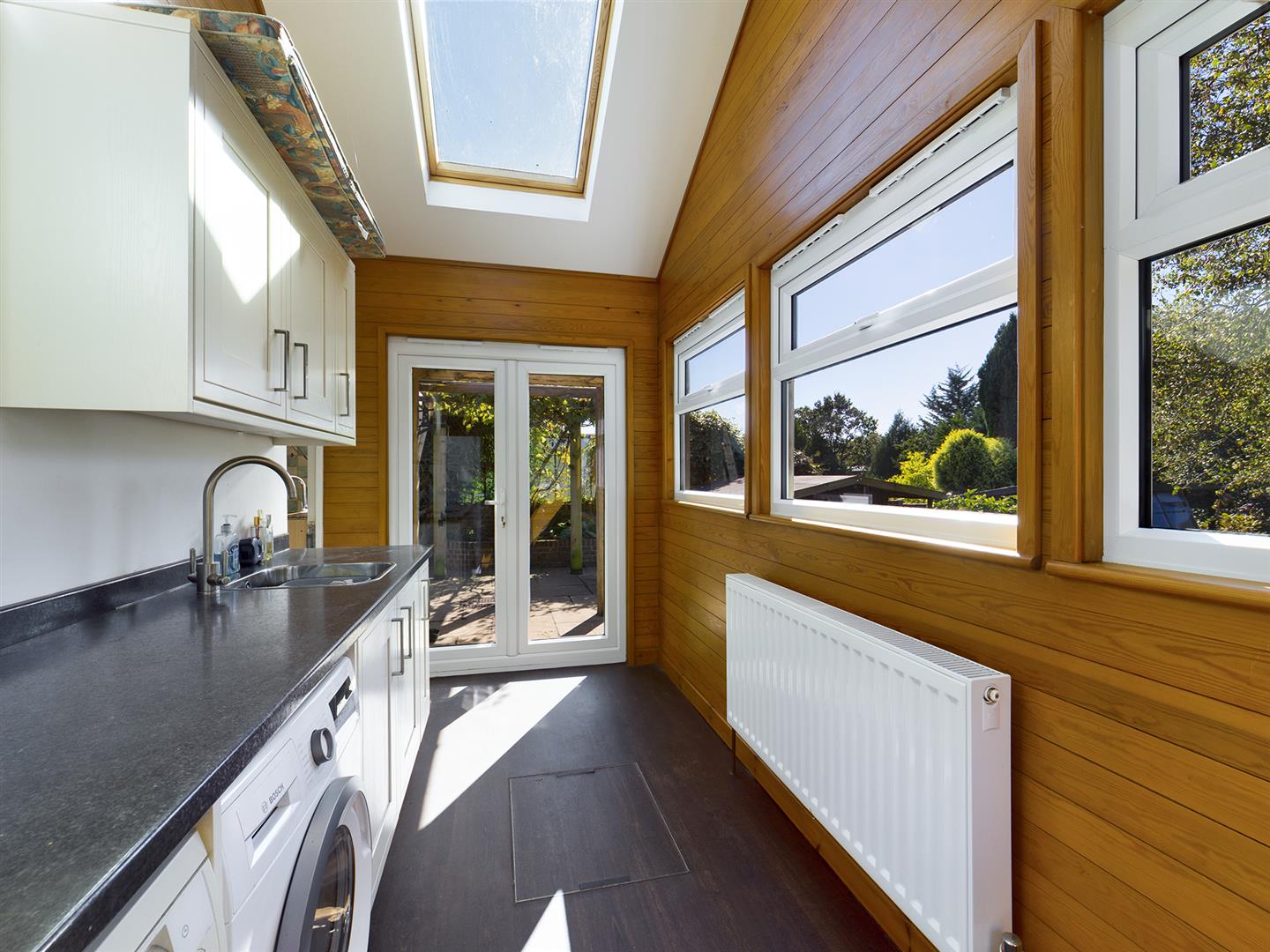 3 bedroom property for sale in Tinsley Lane, Three Bridges Offers in