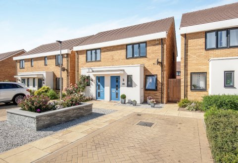 Sanderling Close, East Tilbury, RM18