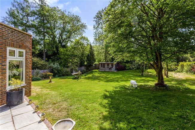 5 Bedroom Property For Sale In The Glade Kingswood Tadworth Surrey Kt20 Offers In Excess Of 1 500 000