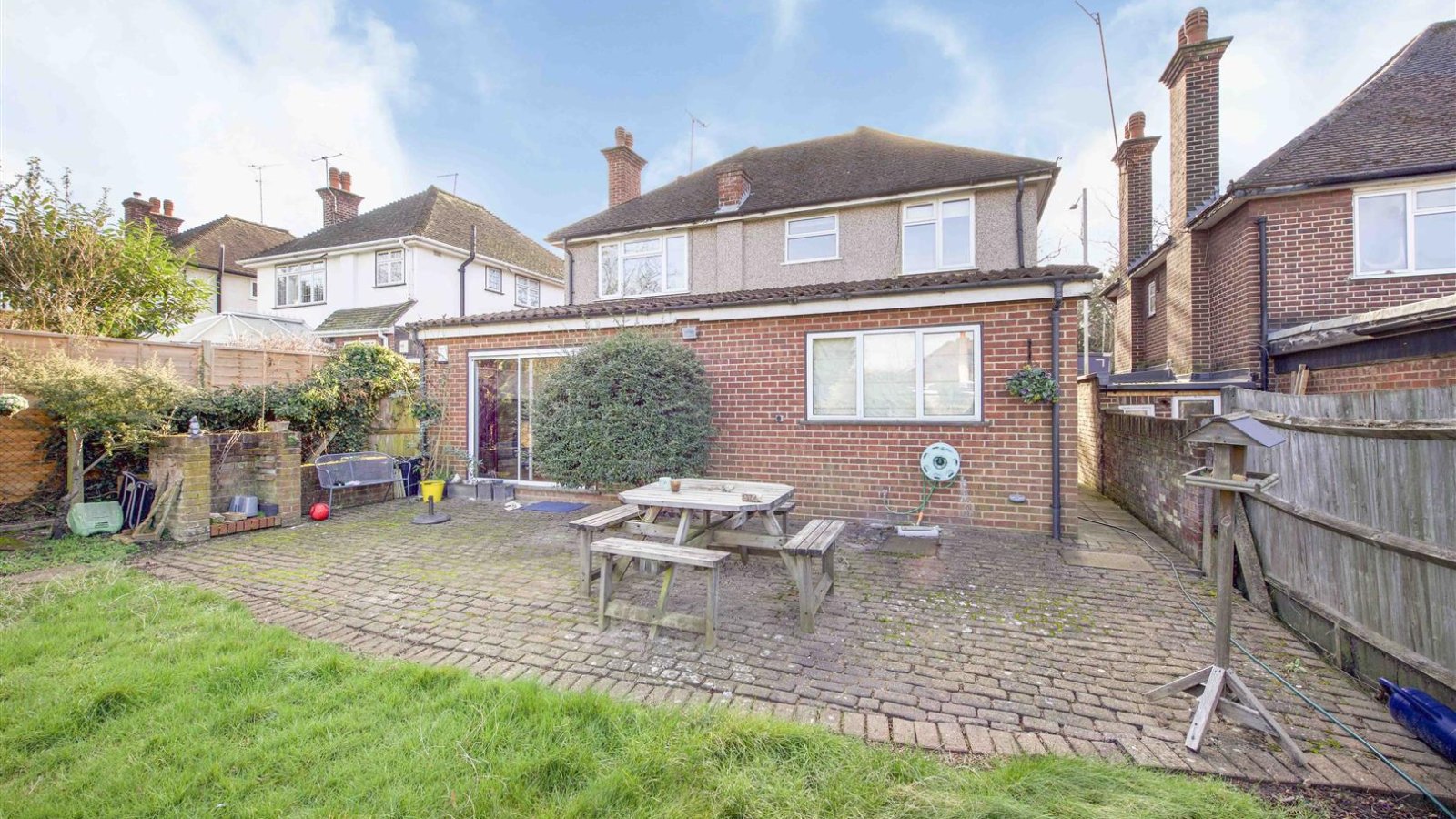 5 bedroom property for sale in Hillingdon Hill, Hillingdon £800,000