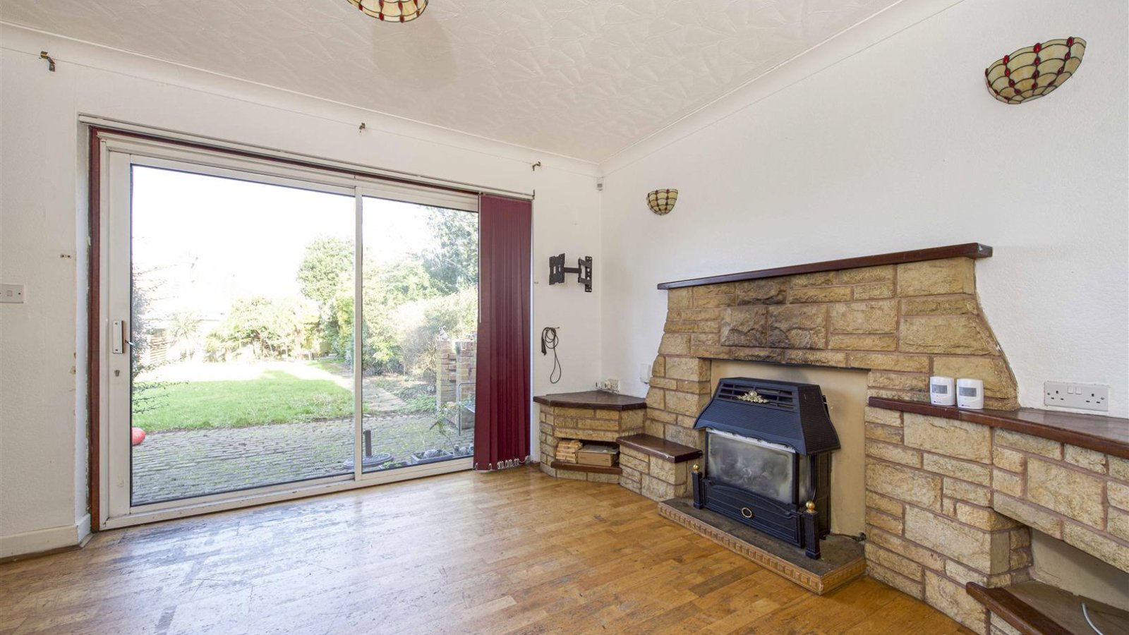 5 bedroom property for sale in Hillingdon Hill, Hillingdon £800,000