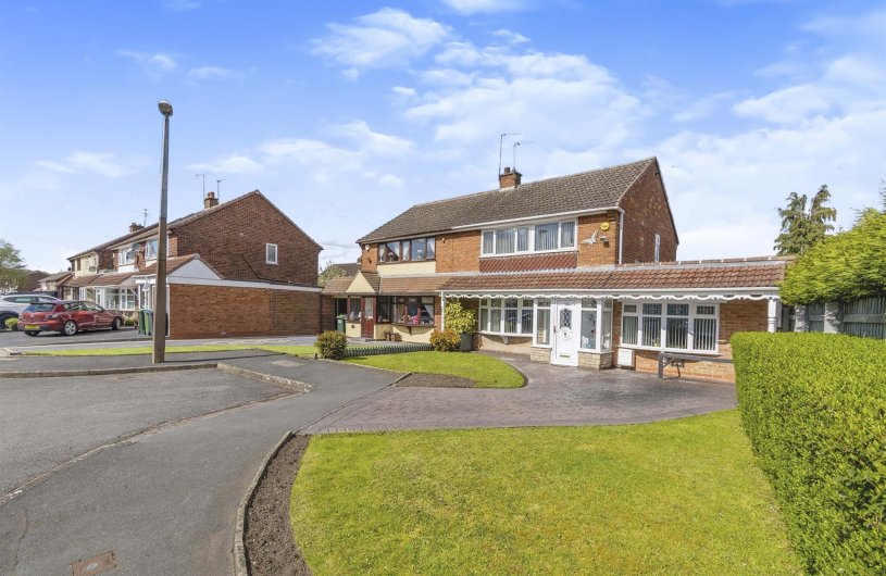 3 bedroom property for sale in Wednesbury Oak Road, Wednesbury Oak