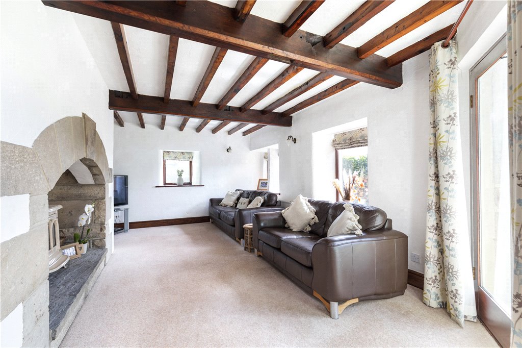 4 bedroom property for sale in Oldfield Lane, Oldfield, Keighley, BD22