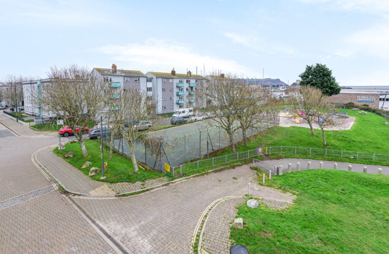 3 bedroom property for sale in Teats Hill Flats, Plymouth, Devon, PL4