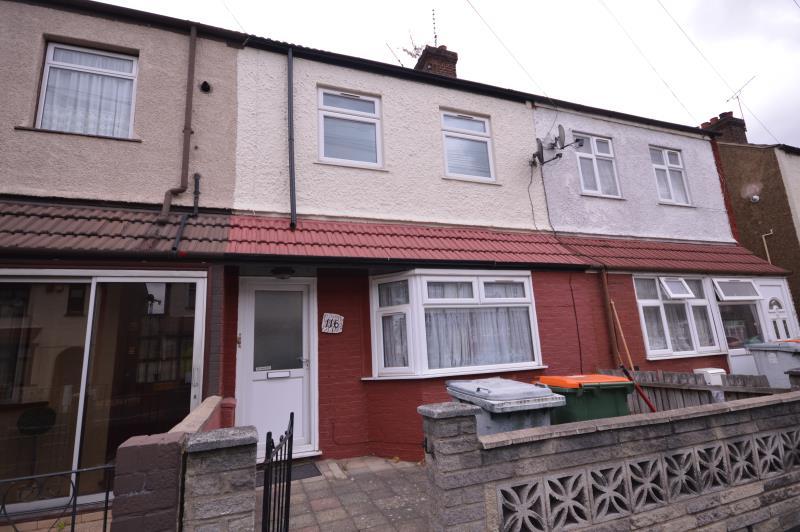3 bedroom property to let in Stokes Road, East Ham, London E6 £1,650 pcm
