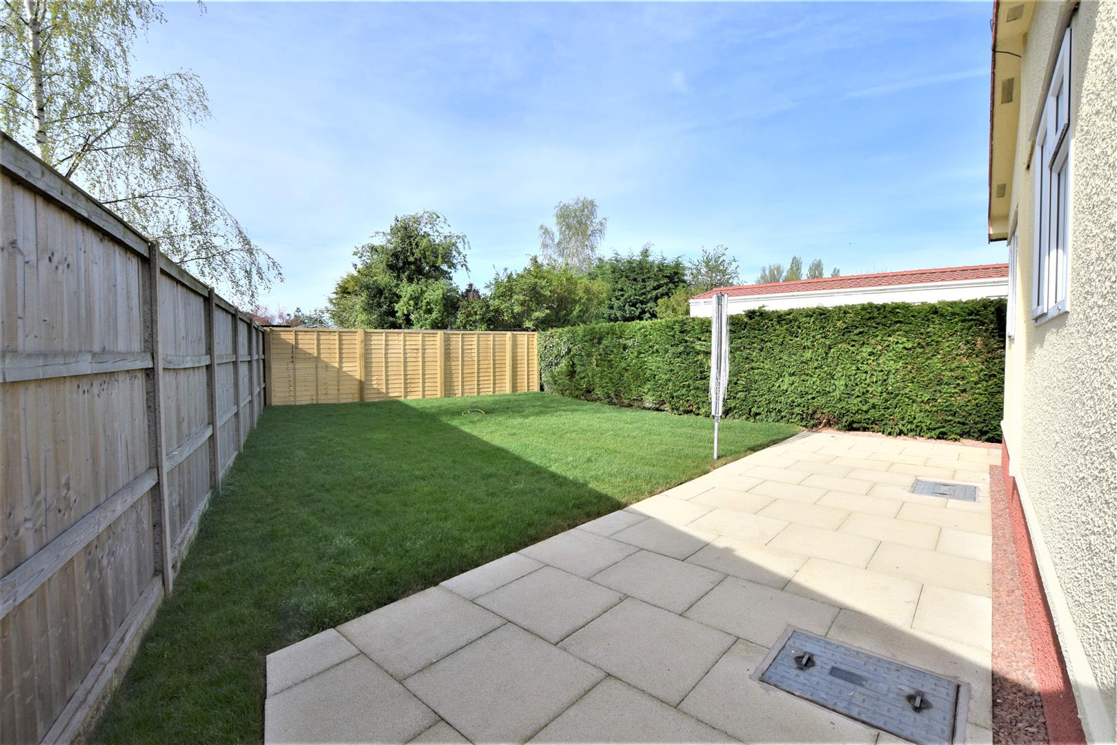 2 bedroom property for sale in Sunnyside Park, Claines, Worcester £