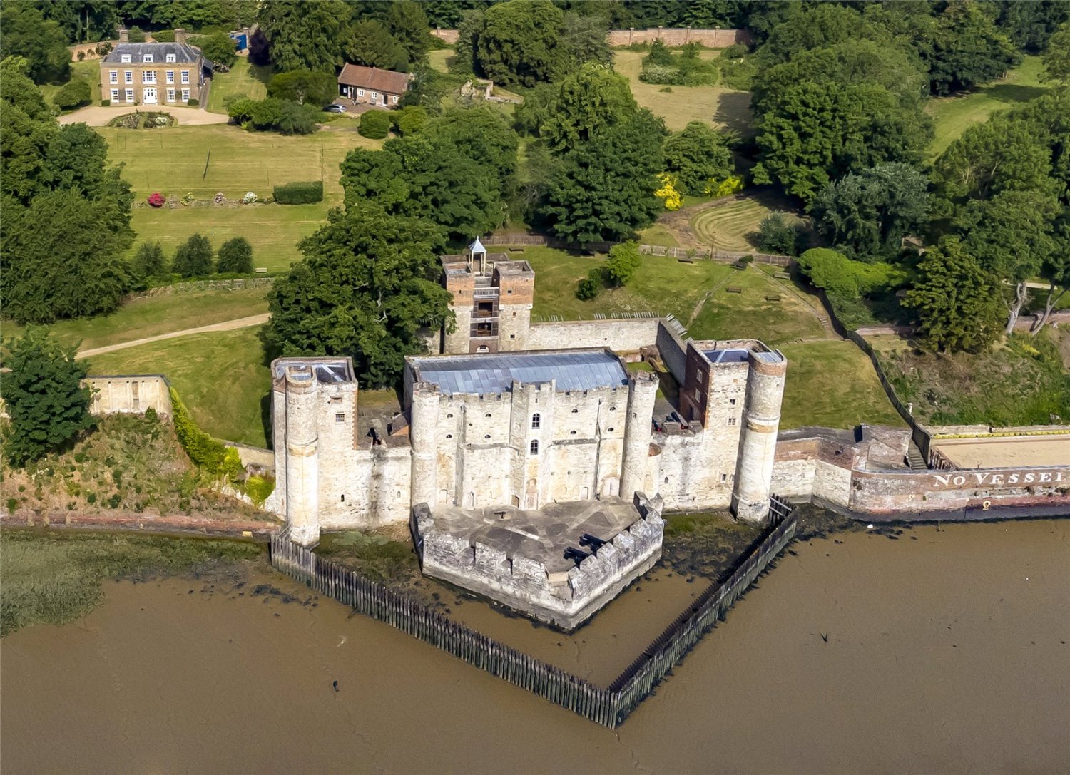 JacksonStops 7 bedroom property for sale in Upnor, Rochester, Kent