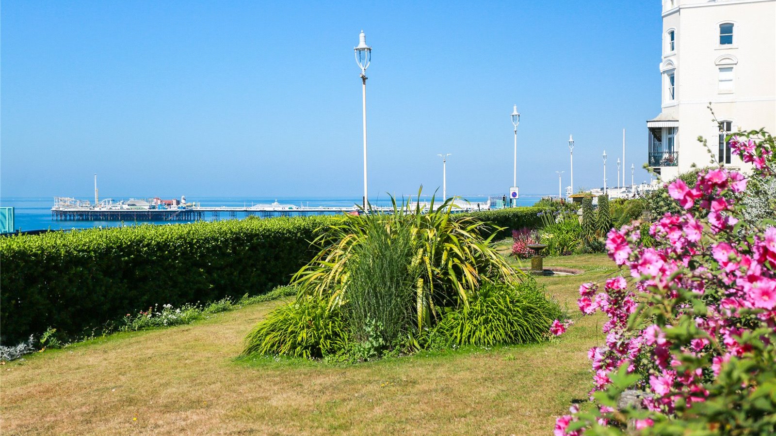 1 bedroom property for sale in Royal Crescent, Brighton, BN2 Guide