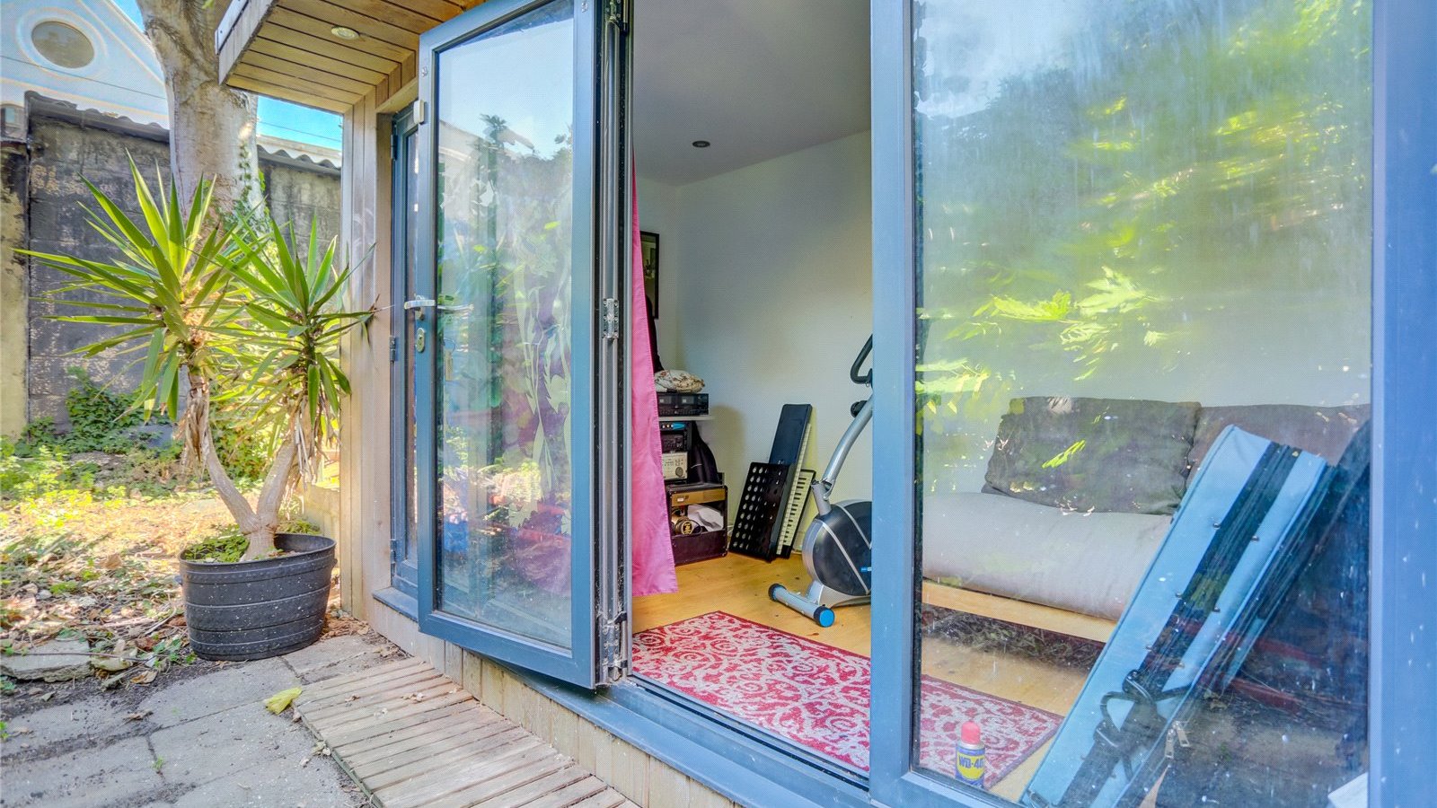 1 bedroom property for sale in Royal Crescent, Brighton, BN2 Guide