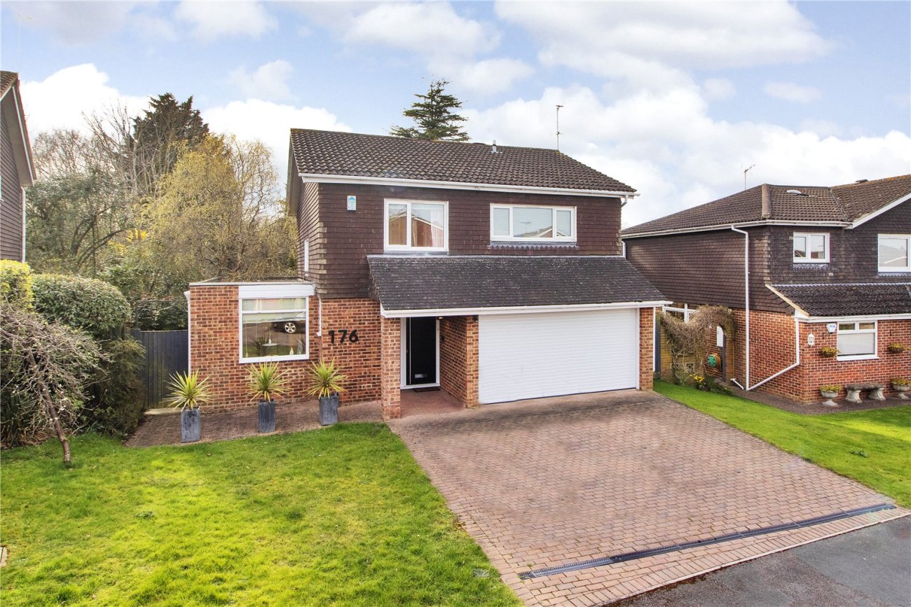 JacksonStops 4 bedroom property for sale in Chesterfield Drive