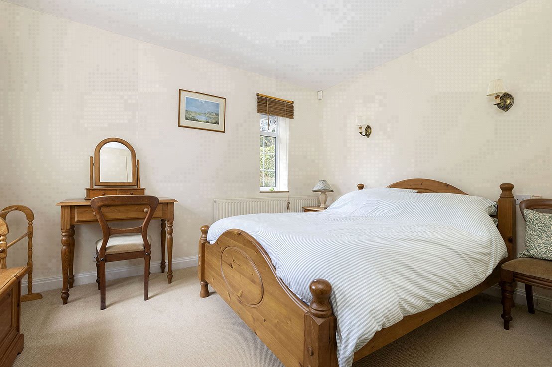 JacksonStops 3 bedroom property for sale in Grevel Lane, Chipping