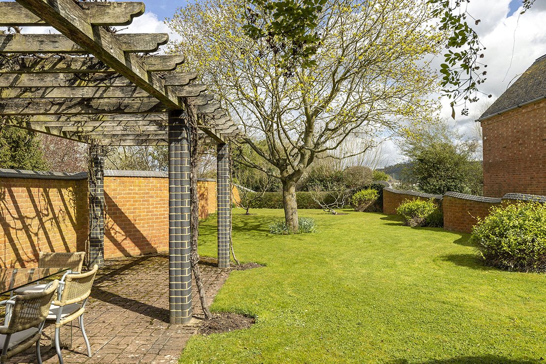 JacksonStops 3 bedroom property for sale in Broad Marston Lane