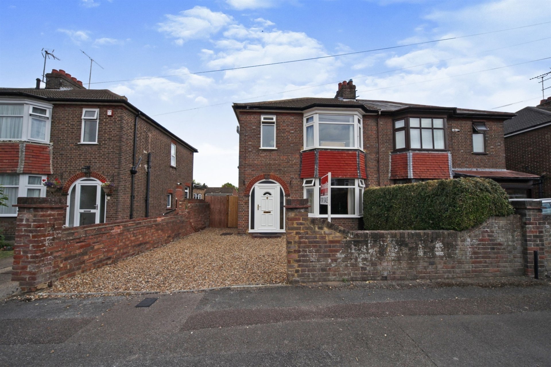 Douglas Crescent, Houghton Regis, Dunstable