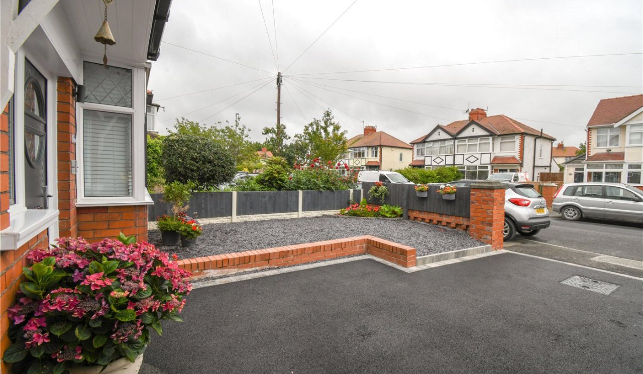 3 bedroom property for sale in The Ridgeway, Meols, Wirral, CH47 £294,000