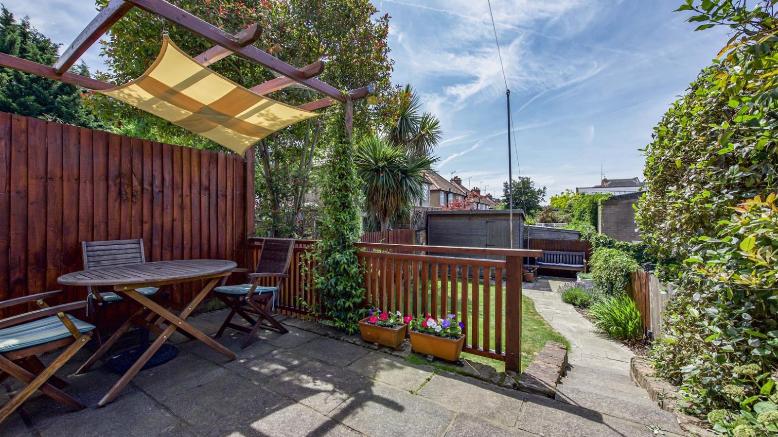 2 bedroom property for sale in Lancaster Road, North Uxbridge £510,000