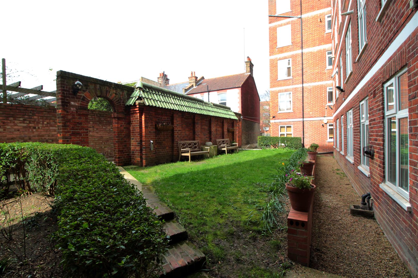 1 bedroom property to let in Effra Court, Brixton Hill £323 pw