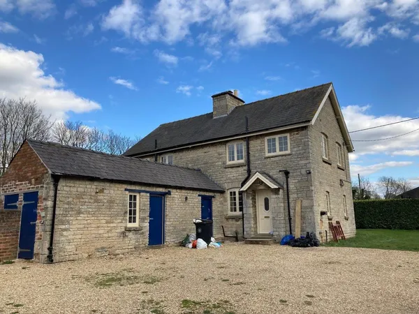 PARK FARM COTTAGE. LITTLE PONTON, GRANTHAM