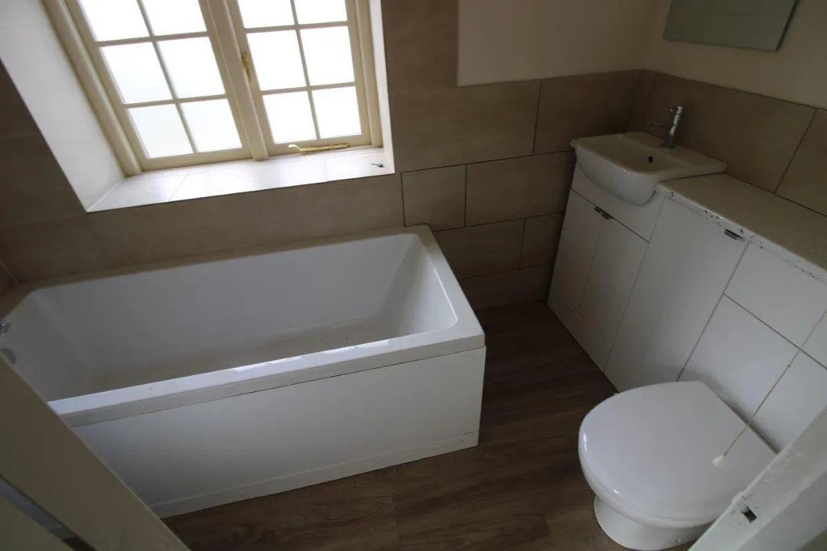 PARK FARM COTTAGE. LITTLE PONTON, GRANTHAM