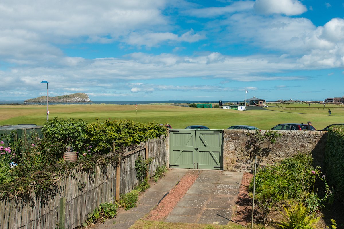 4 bedroom apartment for sale in West Bay Road, North Berwick, East