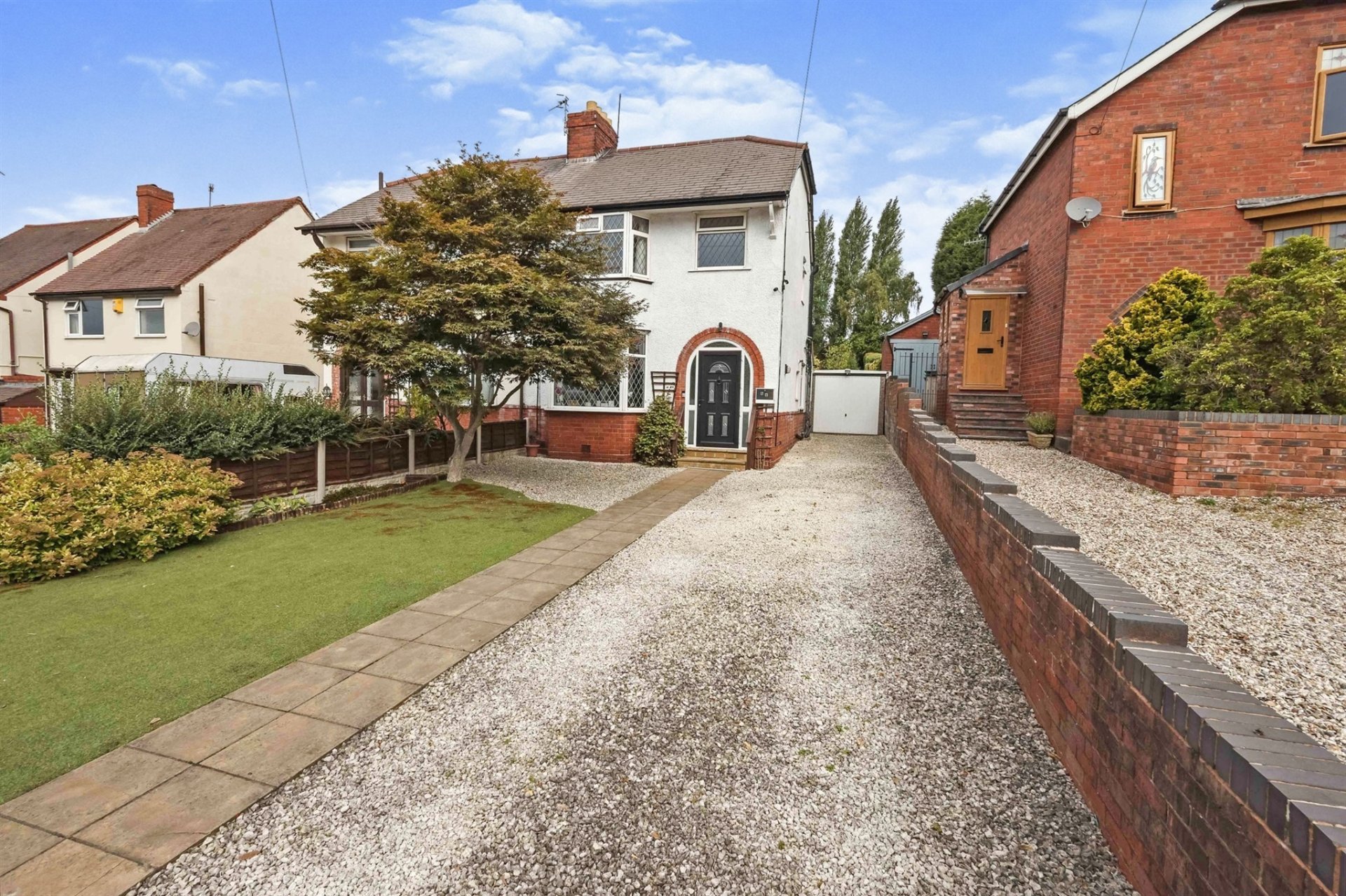 3 bedroom property for sale in Barrs Road, Cradley Heath Offers in