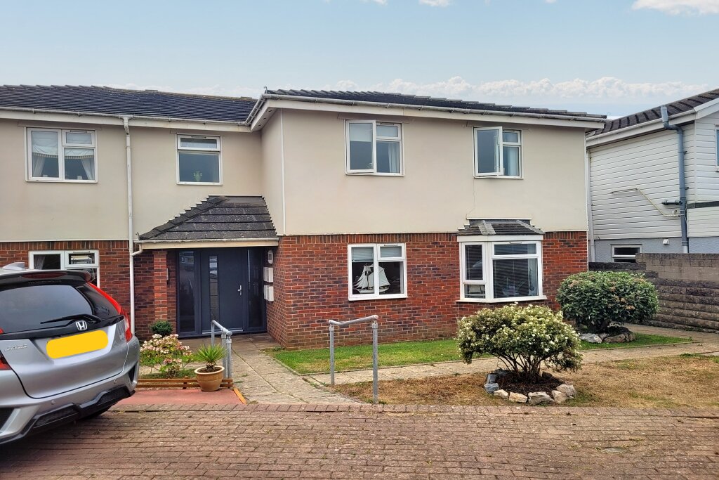 2 bedroom property in REST BAY CLOSE, REST BAY, PORTHCAWL, CF36 3UN